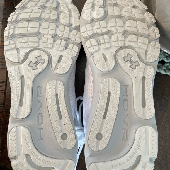 Under Armour Runners - Picture 4 of 6